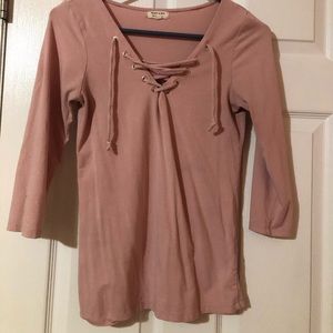 Quarter sleeve top